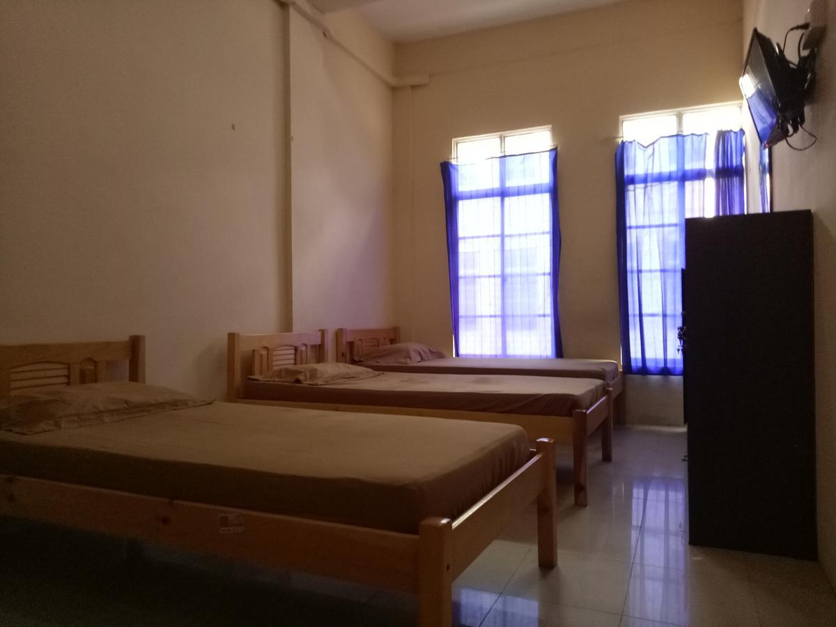 Hostel D'Kost Batam Nagoya Exterior foto